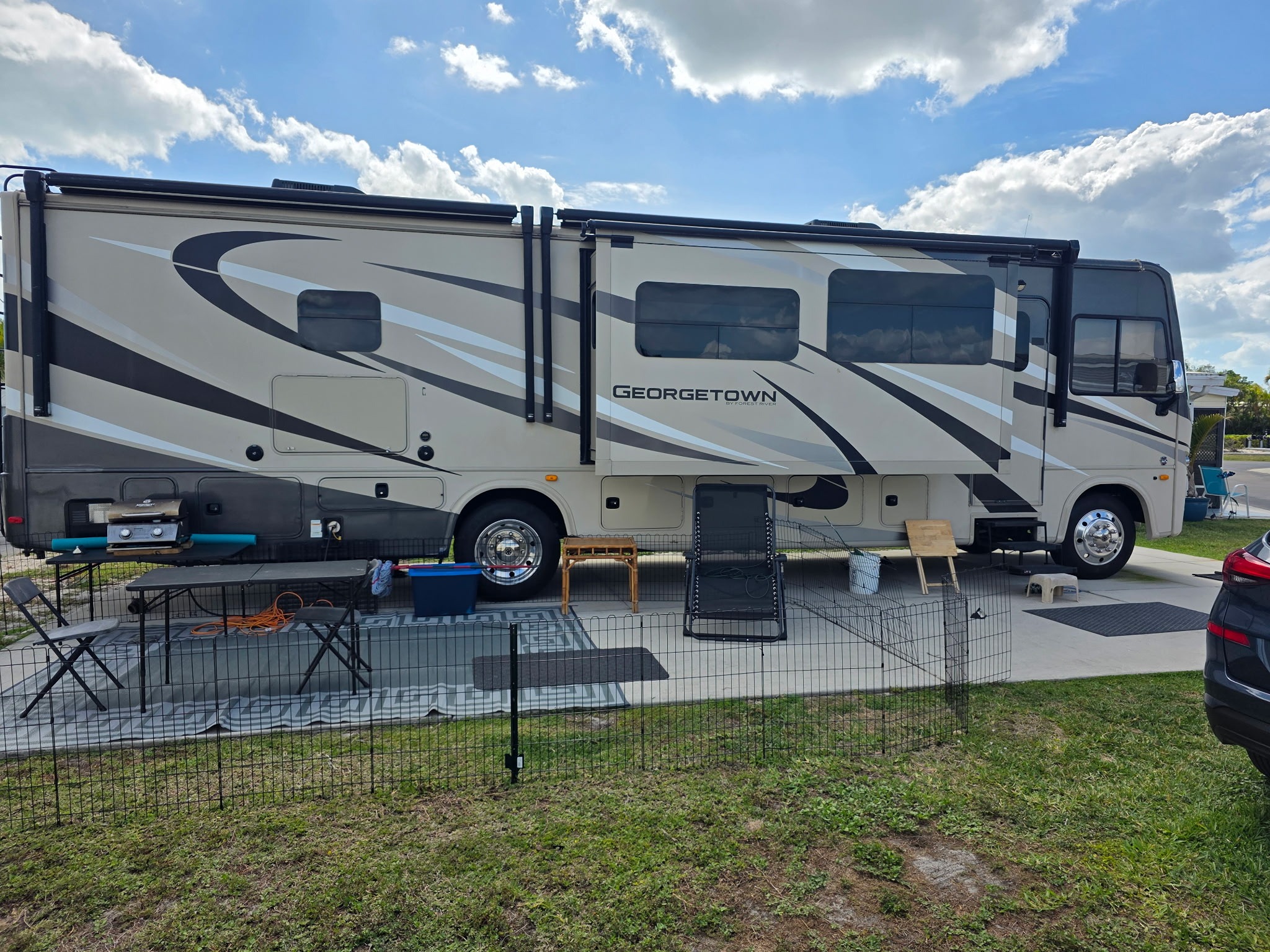 2020 Forest River Georgetown RV AWD, Slide-Outs, Gen & King Bed, Excellent