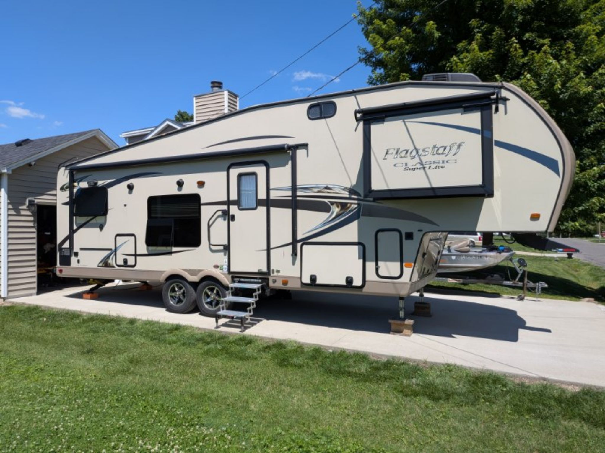 2015 Forest River Flagstaff RV, Excellent Condition, Zero Miles, Slide-Outs