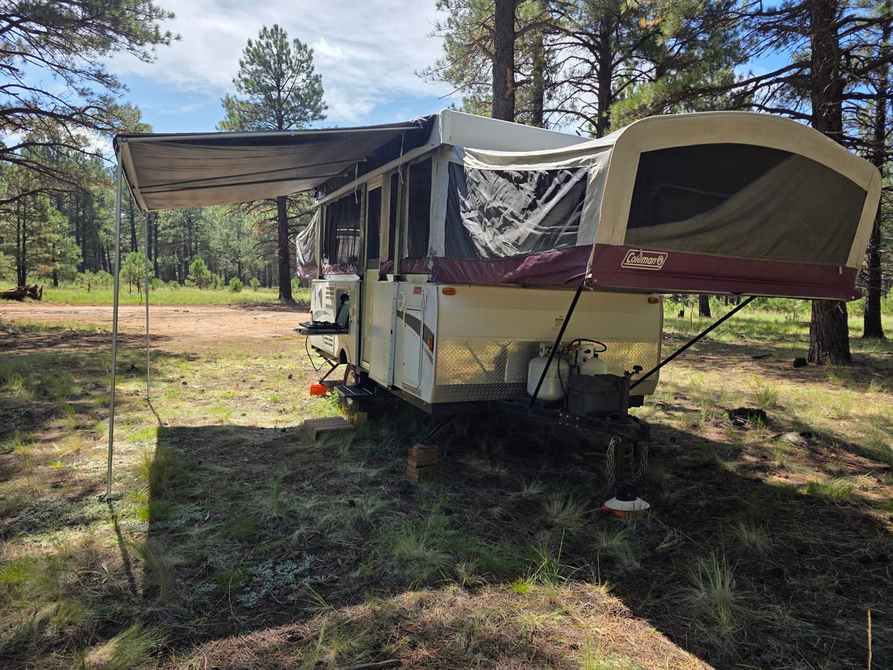 2010 Coleman Highlander Niagara – Premium High-Wall Pop-Up Camper